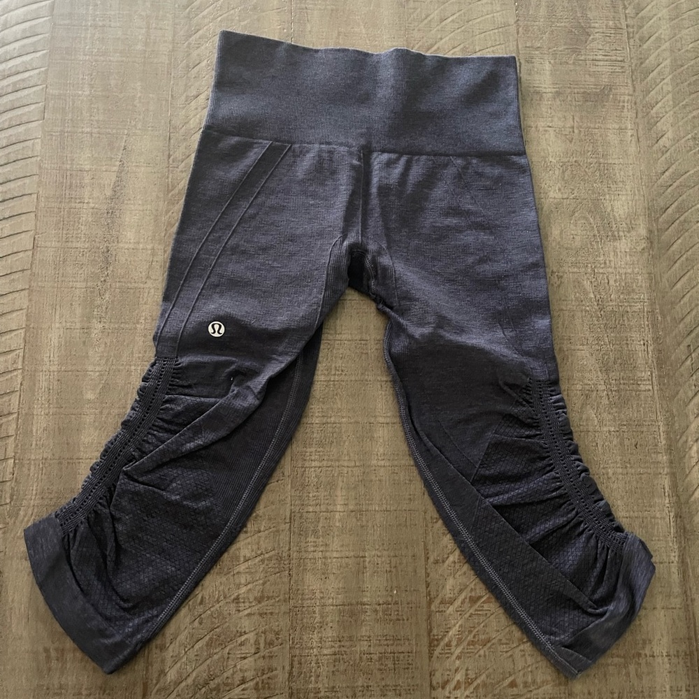 Lululemon leggings size 4